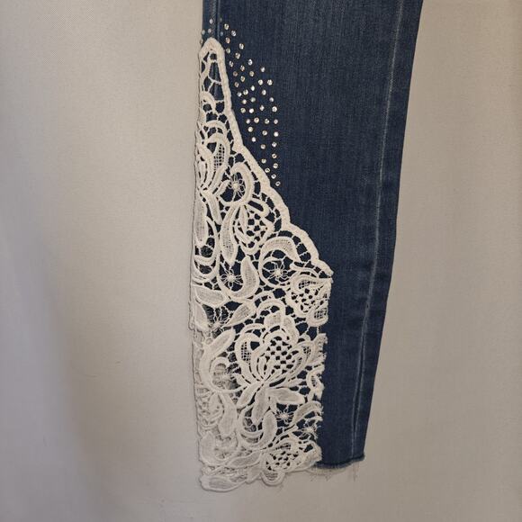Venus Women Size 2 Skinny Jeans Lace Beads Distressed Raw Hem Medium Wash READ - Picture 4 of 13